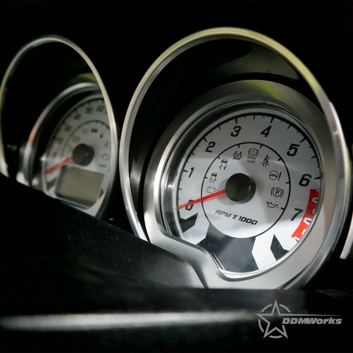 DDMWorks Polaris Slingshot Gauge Bezel (2015–2019) — manufacturer photo 2