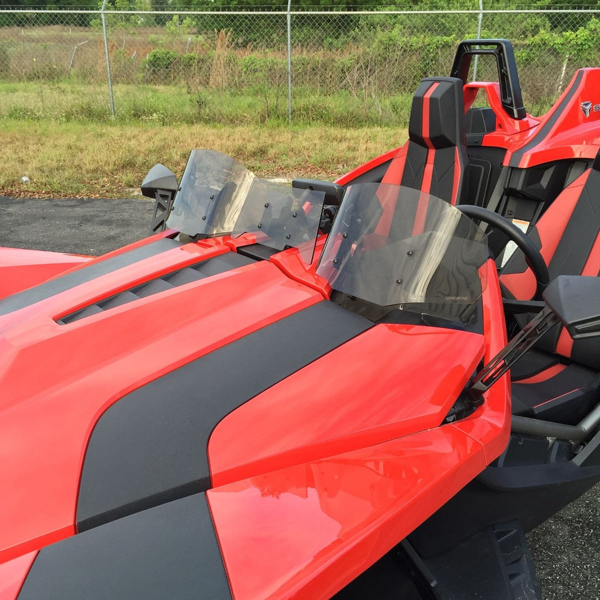 MADSTAD DUAL 10" DOUBLE BUBBLE WINDSHIELD SYSTEM FOR THE POLARIS SLINGSHOT (2015-2019)