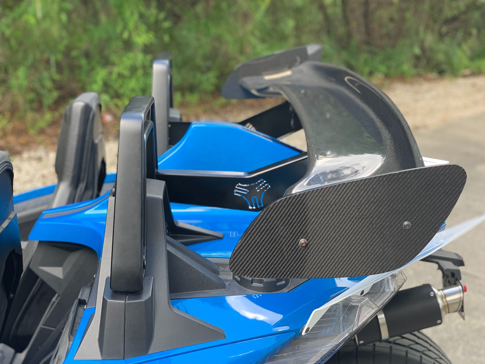 TWIST DYNAMICS REAR WING KIT FOR THE POLARIS SLINGSHOT - LARGE CARBON FIBER  WING WITH BRACKETS